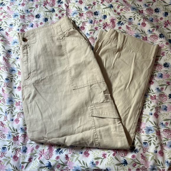 Old Navy Pants - Old Navy Extra Wide Leg High Waisted Cargo Pants